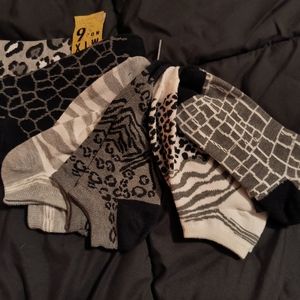 NWT girls / women's ankle socks. 6 PAIRS